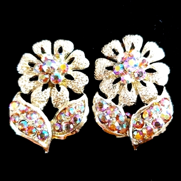 Vintage Mid Century AB Crystal Rhinestone Clip Earrings - Picture 3 of 11